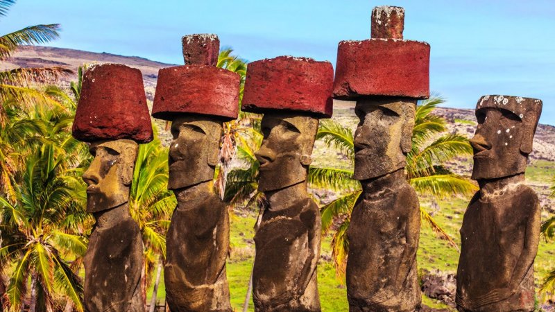 Большие каменные головы на острове Пасхи