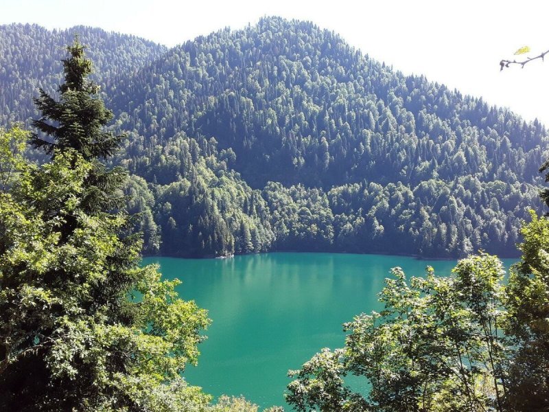 Озеро Ривьера Абхазия