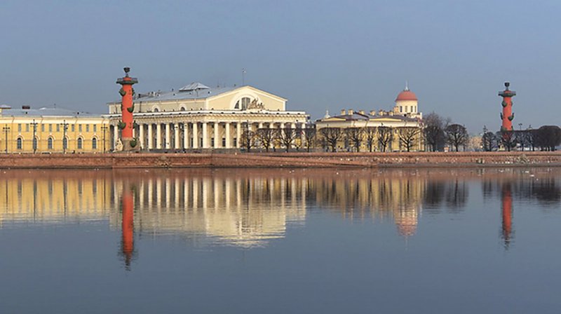Ростральные колонны Санкт-Петербург сверху