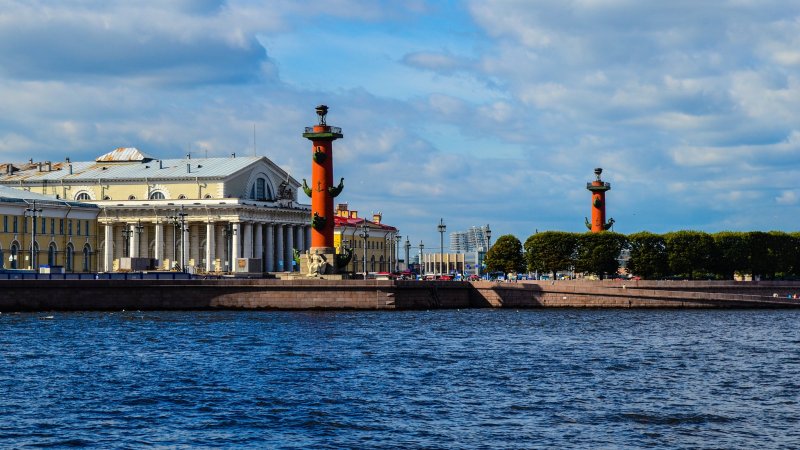 Санкт Петербург стрелка Васильевского острова, Ростральные колонны
