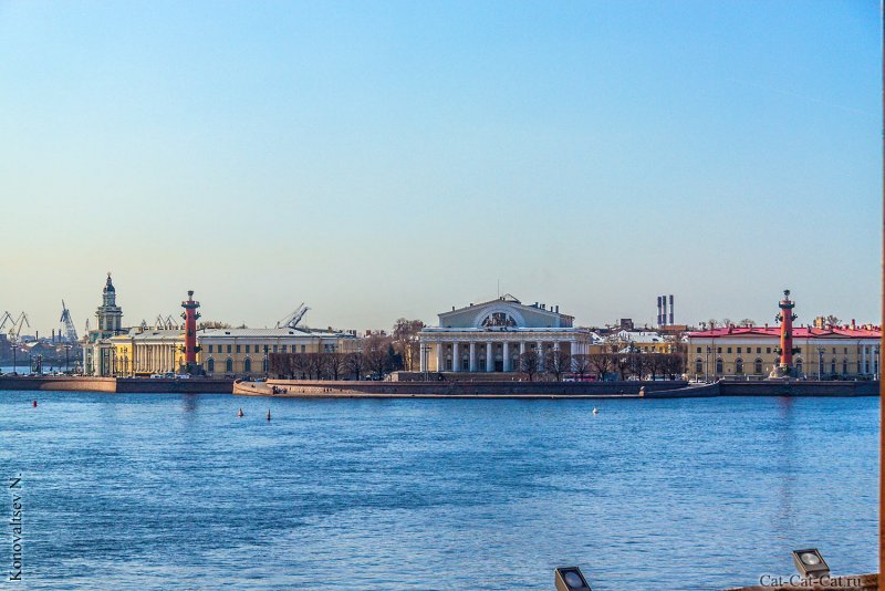 Вид со стрелки Васильевского острова на Троицкий мост