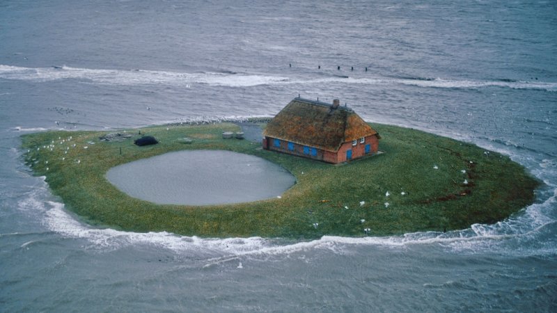 Маленький остров Халлиген (Дания)