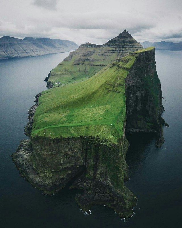 Фарерские острова остров Калсой