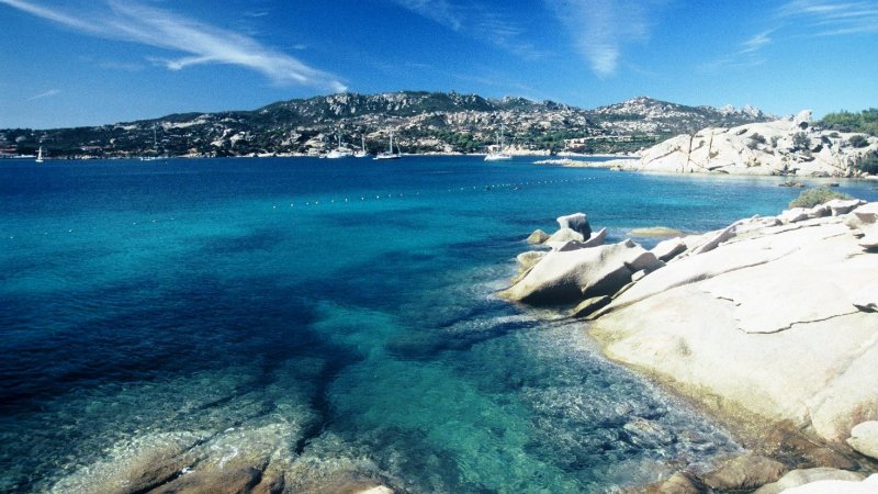 Островов Тирренского моря — Сардинию.