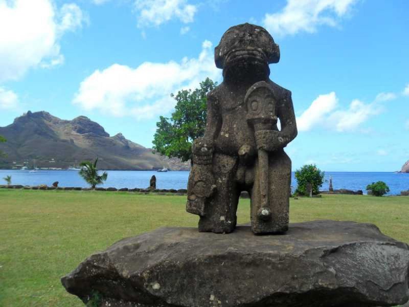 Статуи острова Нуку-Хива