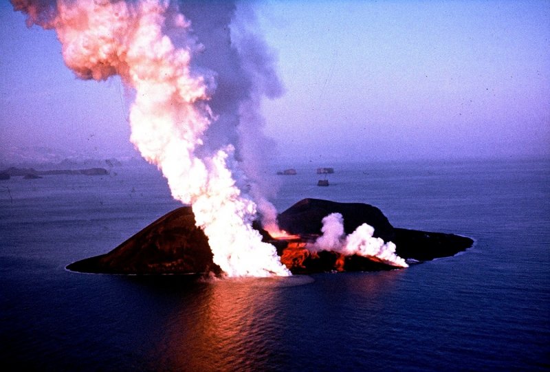 Извержение вулкана Сюртсей