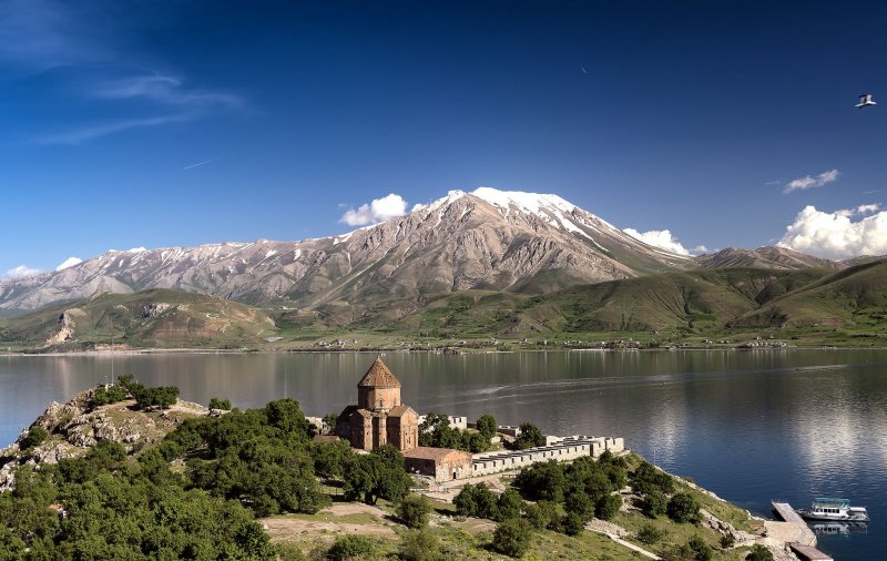 Армянский остров в Турции
