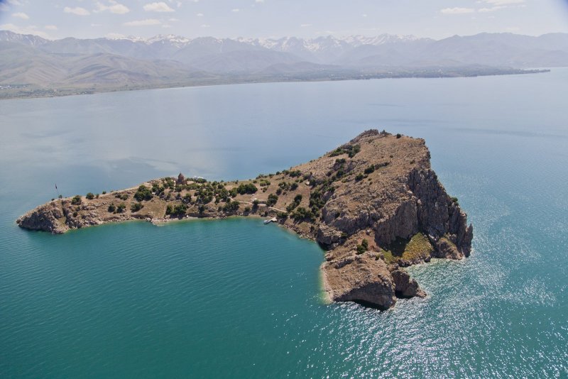 Озеро Ахтамар