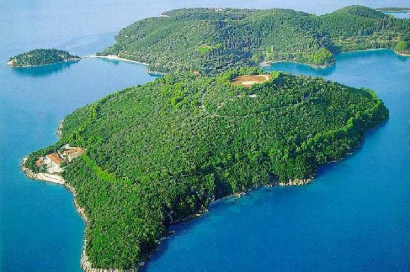 Остров Онассиса Скорпиос фото