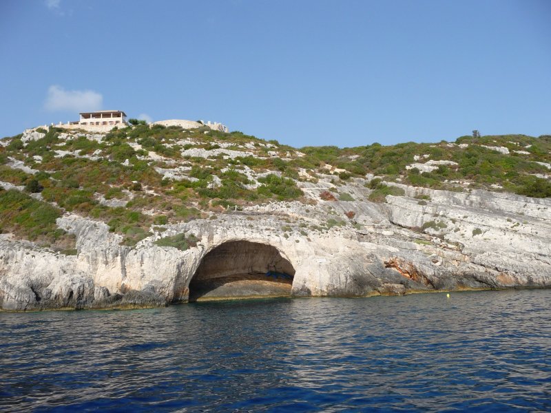 Остров Скорпиос у Западного побережья Греции