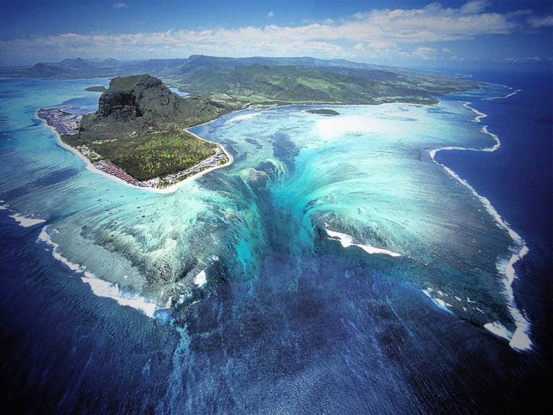 Подводный водопад Маврикий mp4