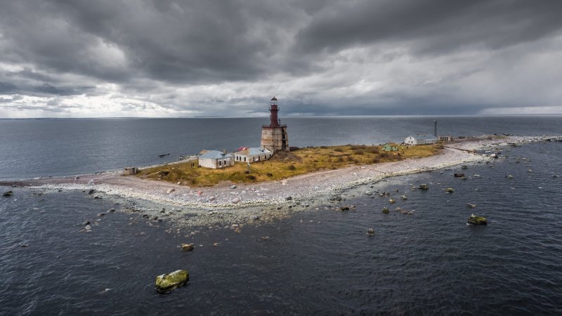 Остров мощный в финском заливе