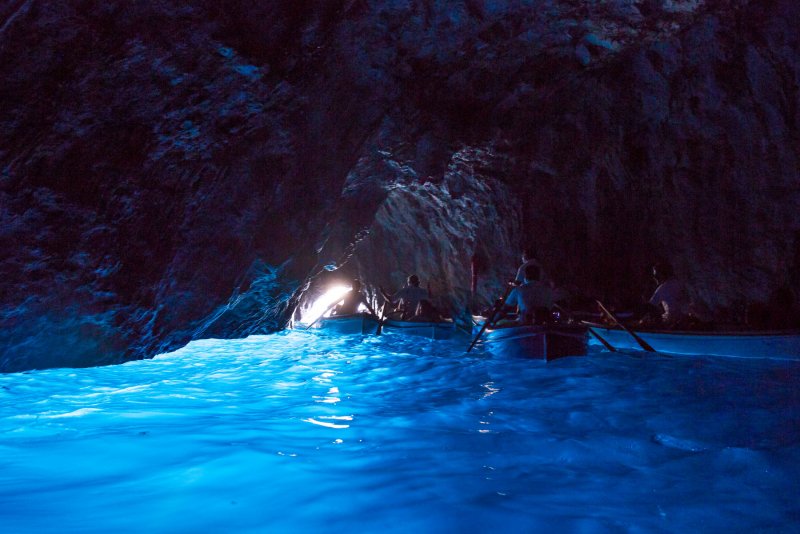 Пещера голубой грот Италия