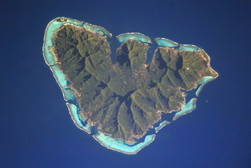 Остров Муреа в тихом океане
