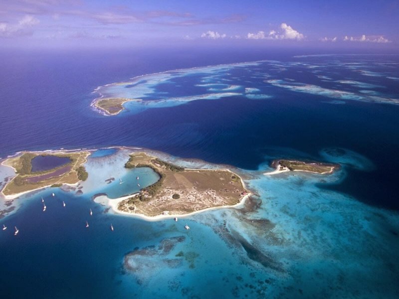 Бермуды остров сверху