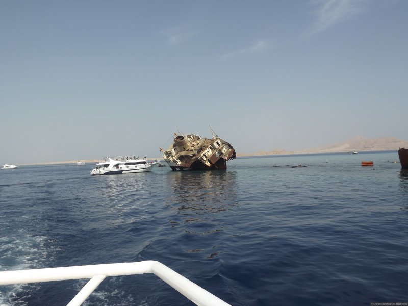 Затонувший корабль возле Шарм Эль шейха