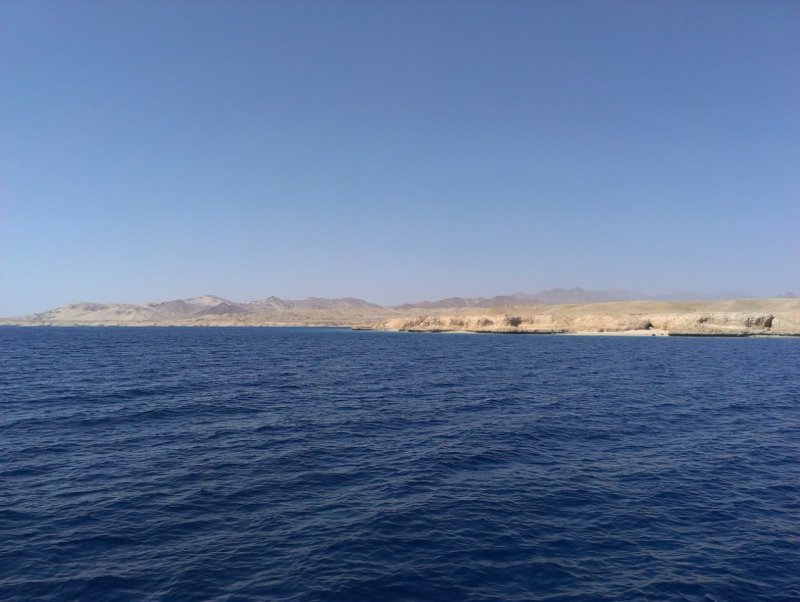 Вид острова тиран сверху