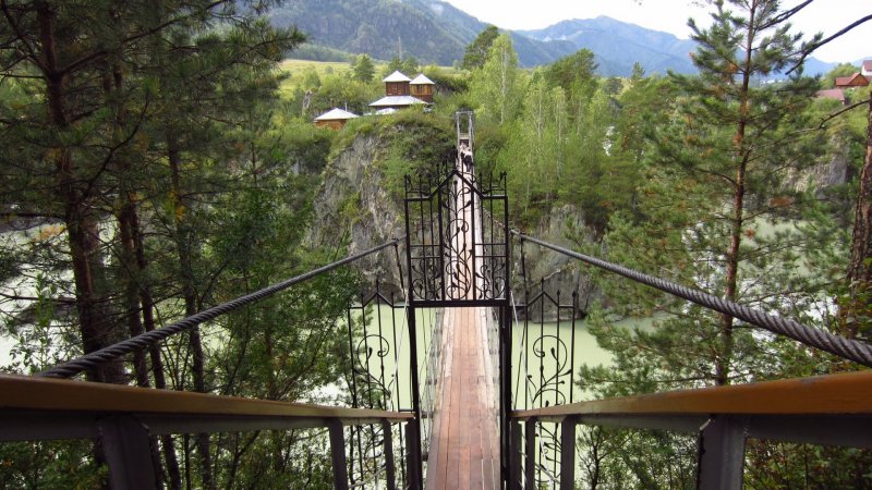 Алтай мост через Катунь к монастыря Чемал