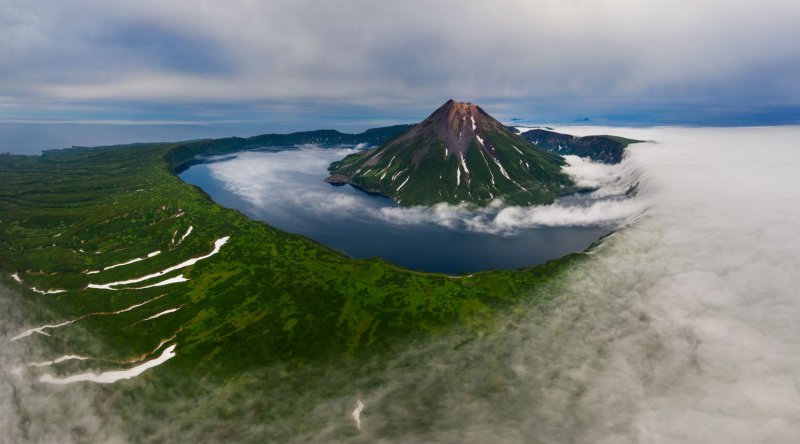 Вулкан Креницына озеро кольцевое