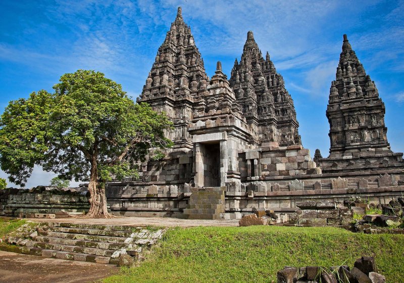 О Бали храм Прамбанан