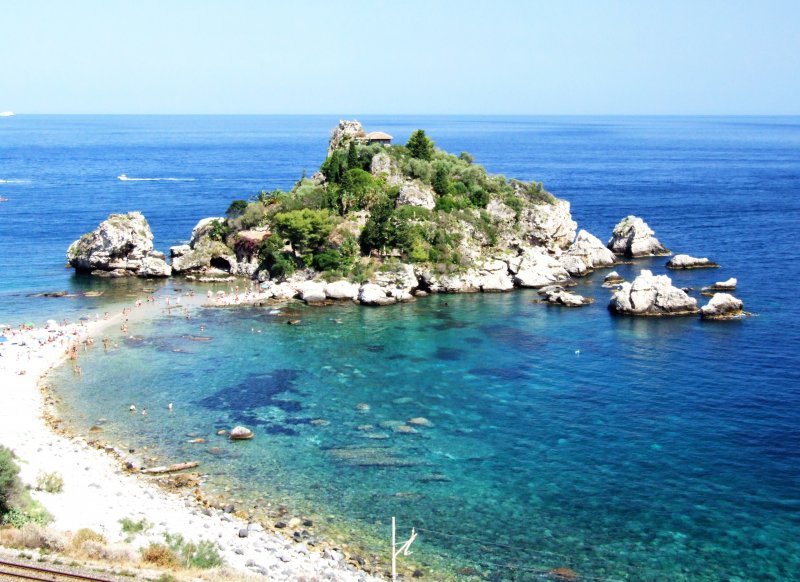 Остров Понса Италия