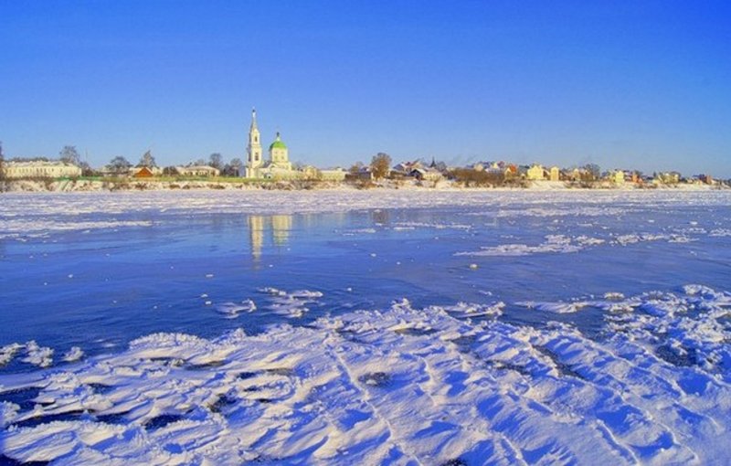 Река Волга в Самаре зимой