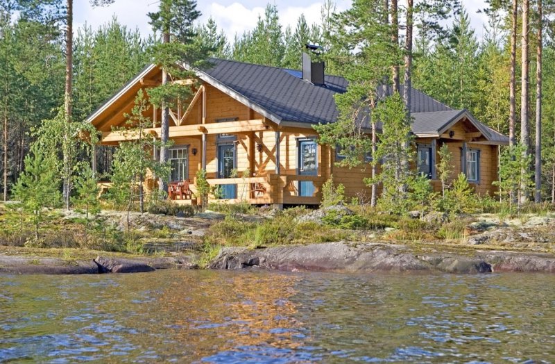 Дом в Финляндии на берегу озера