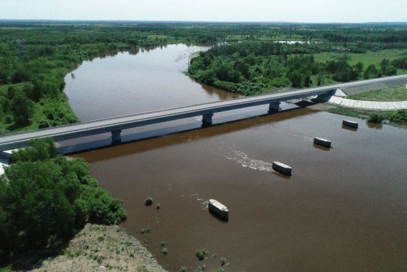 Железнодорожный мост через реку Зея
