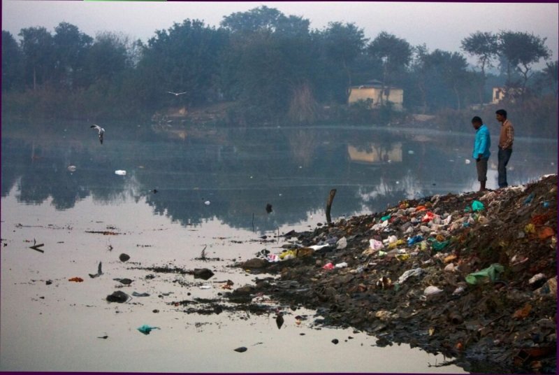 Загрязненные реки Индии
