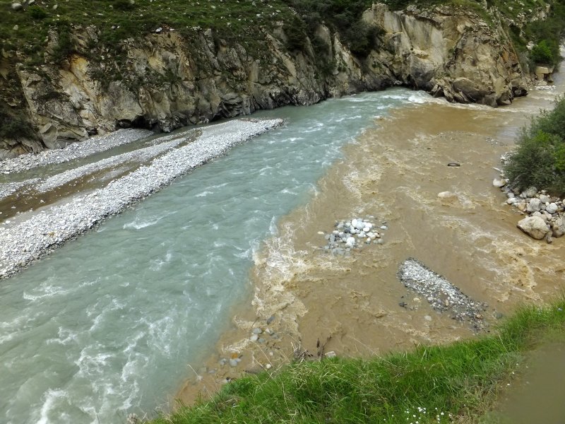 Слияние двух рек в Северной Осетии