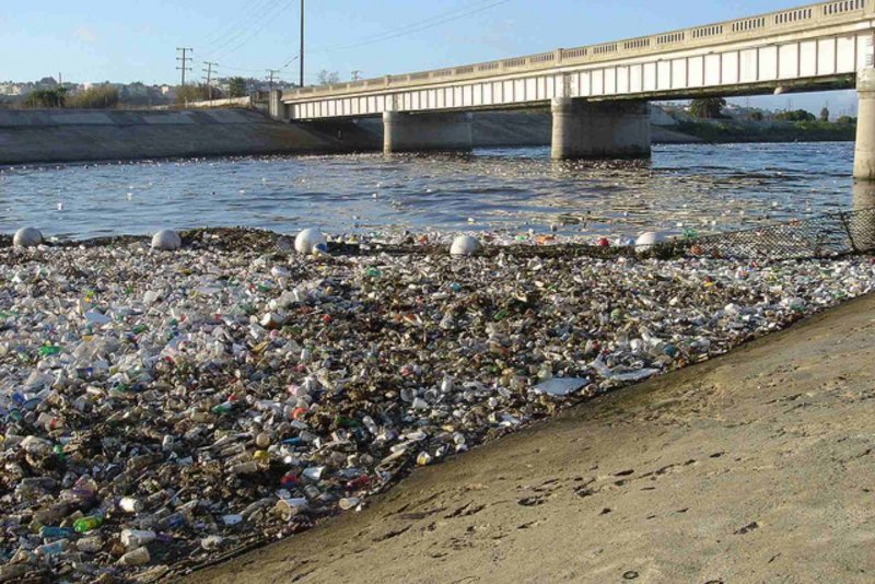 Загрязнение рек