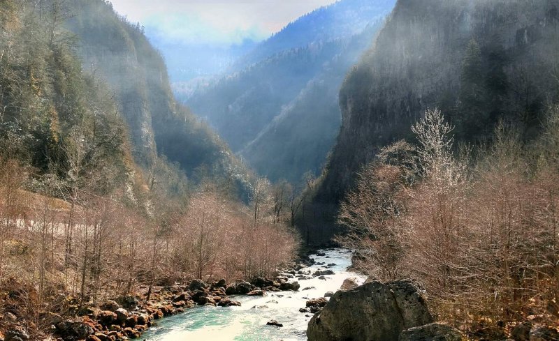 Юпшарский каньон Абхазия туман