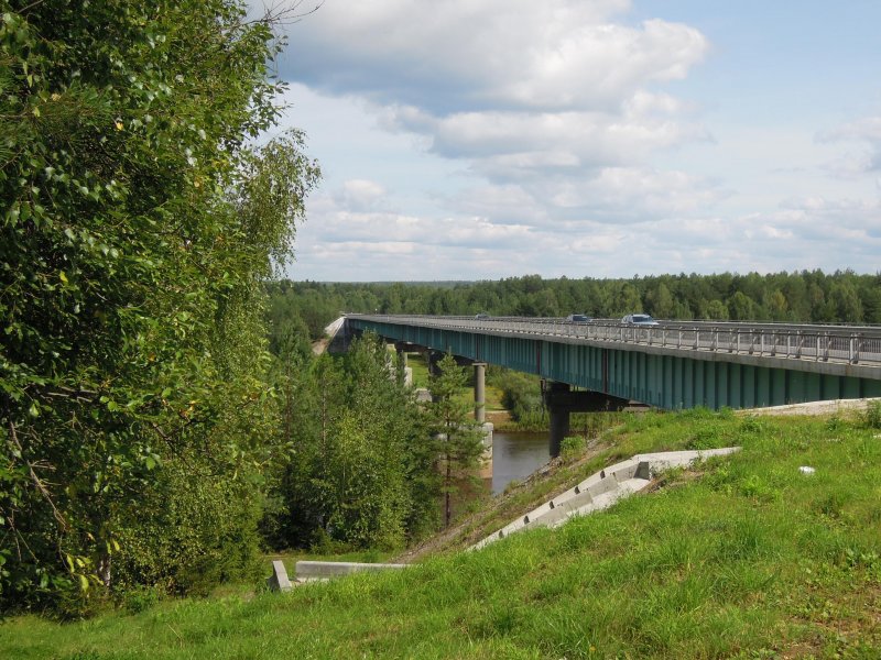Мост через реку Ветлуга Нижегородская красные баки