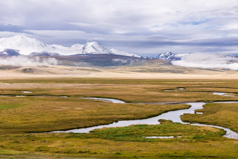 Озеро дунд-нуур Монголия