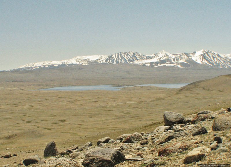 Великое белое озеро Монголия