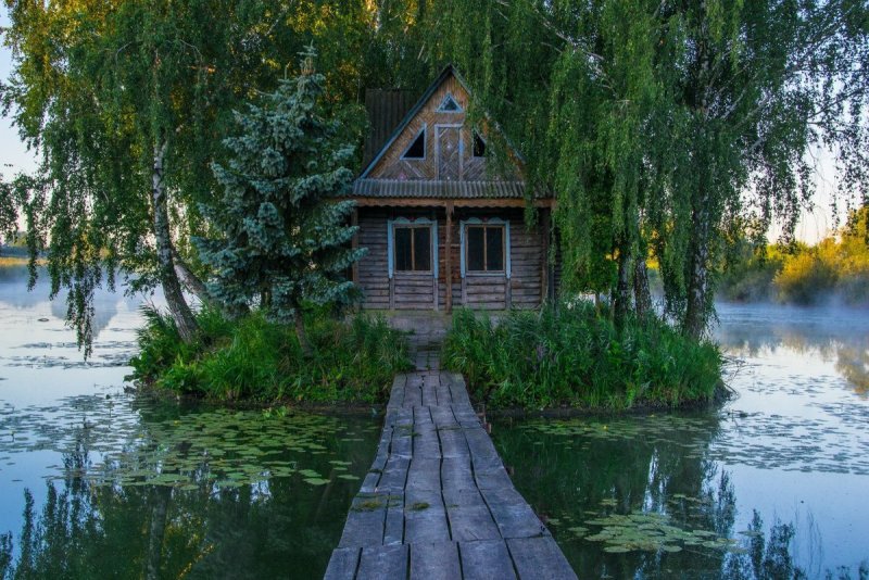Домик у озера старый Солотвин Житомирской области