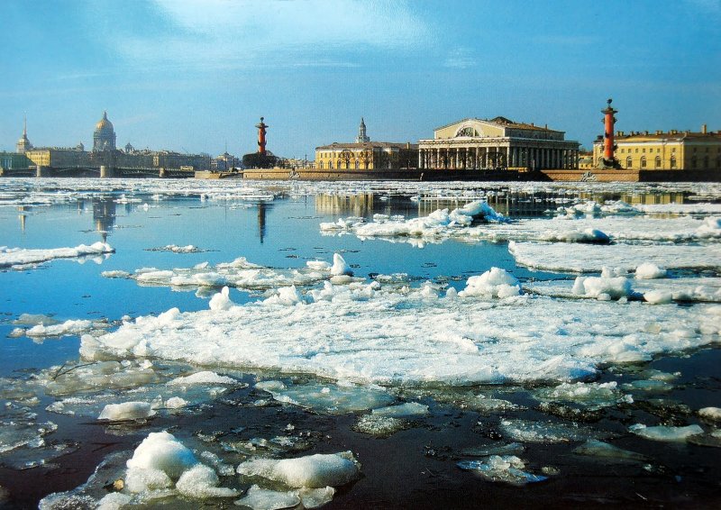 Замерзшая река в Питере