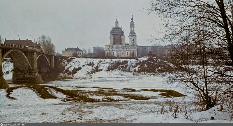 Екатерининский собор, река Луга