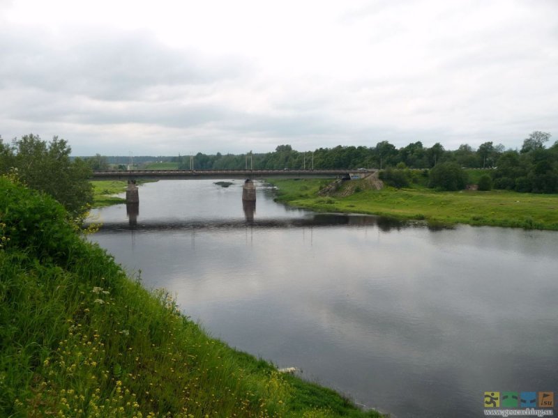 Старый мост через реку Луга в Поречье