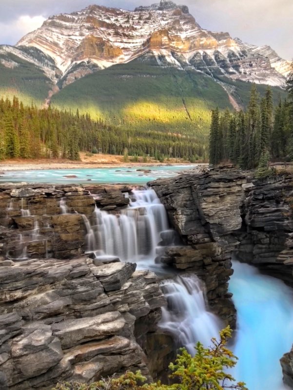 Национальный парк Джаспер Альберта Канада водопад