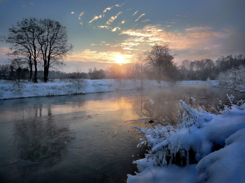 Река Ухра зима
