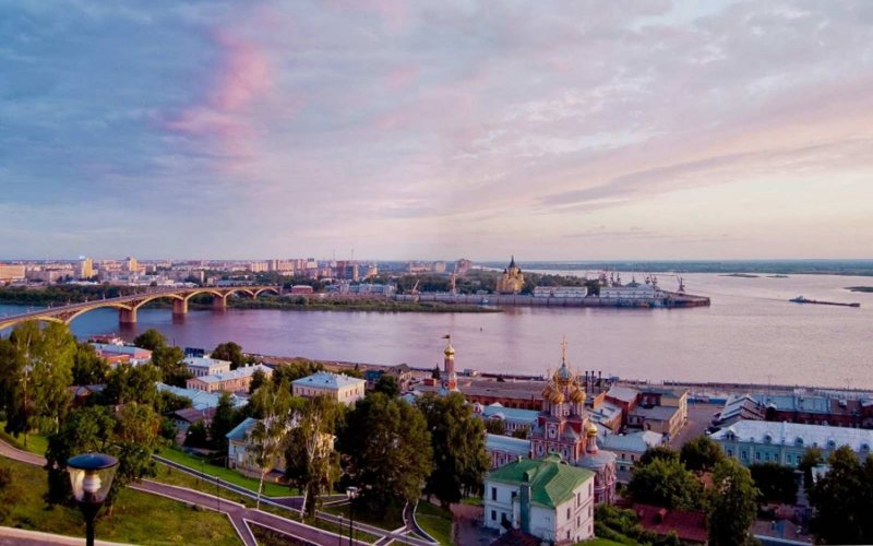Нижний Новгород слияние двух рек Оки и Волги