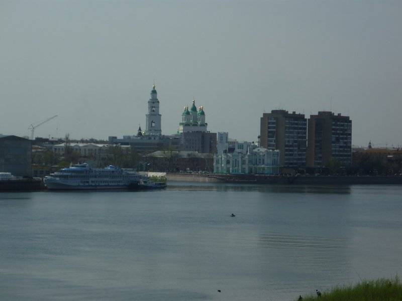 Город Астрахань река Волга