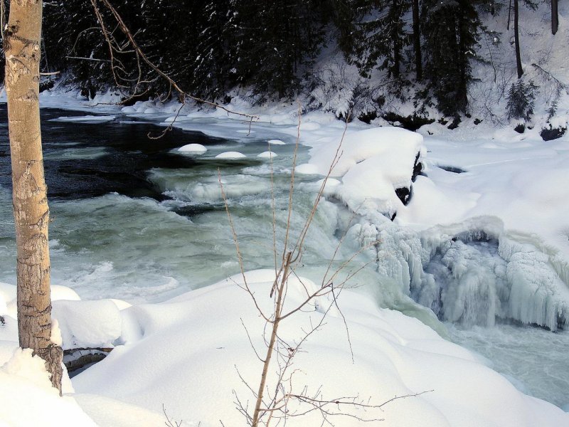 Река Везер замерзшая