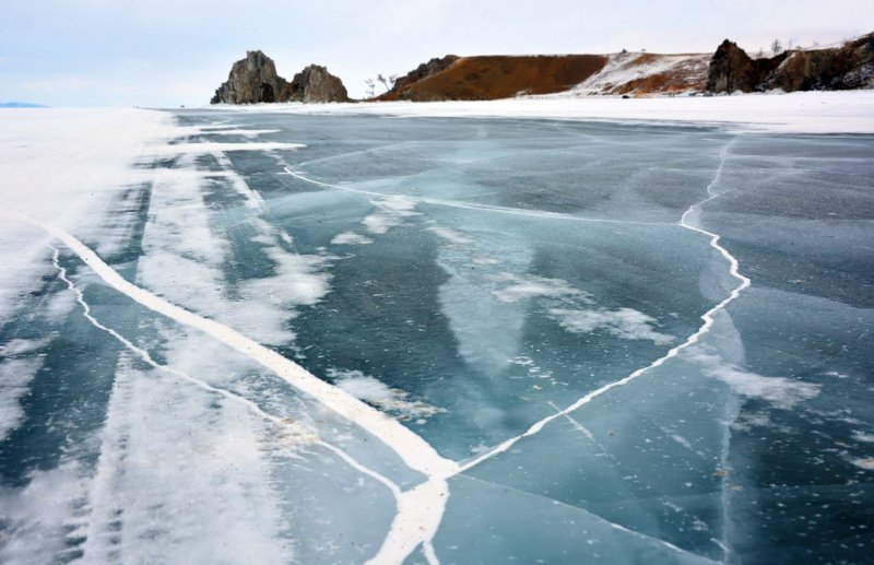 Лед реки Байкал