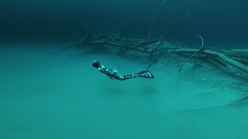 Подводное озеро