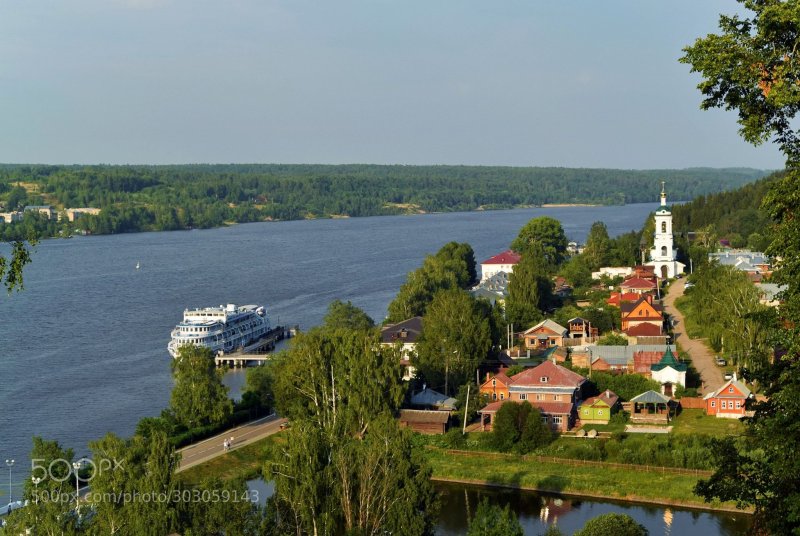 Река Волга в городе Плёсе