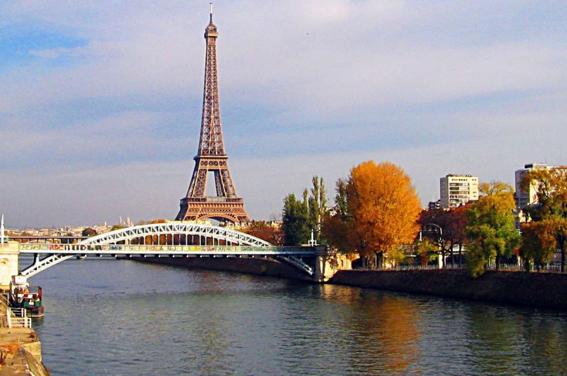 Река сена в Париже