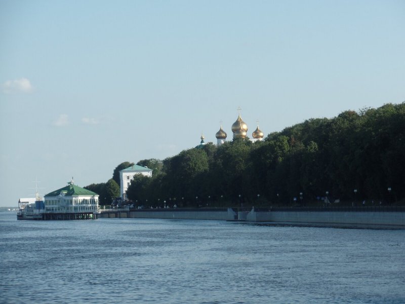 Река Волга утро в Саратове