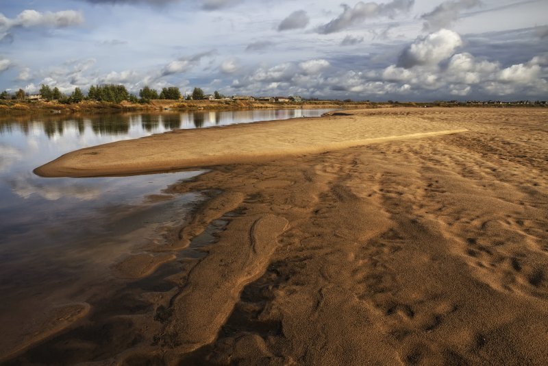 Песчаные наносы реки Узола